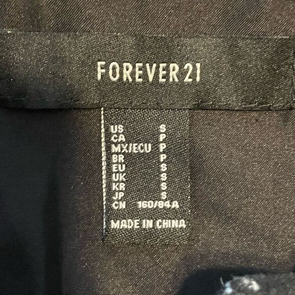 Forever 21 Cropped Plaid Blazer Black White Tweed Knit Long Sleeve Notch Collar - Picture 3 of 3